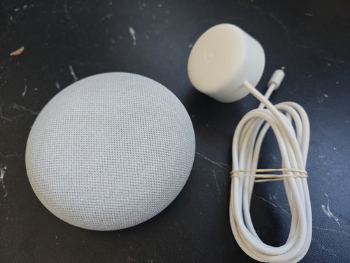 Google home mini smart speaker - google,